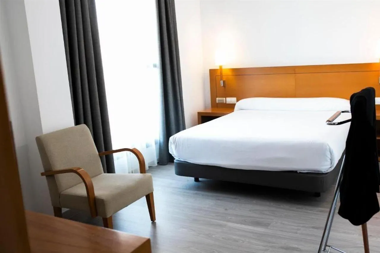 Gran Hotel Victoria El Ejido 4*,